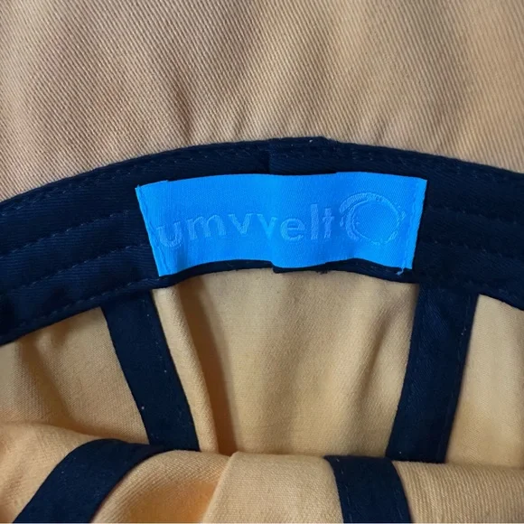 Umvvelt Dumbo Octopus Bucket Hat (NWOT) • Size: Regular (58 cm) - Picture 3 of 3